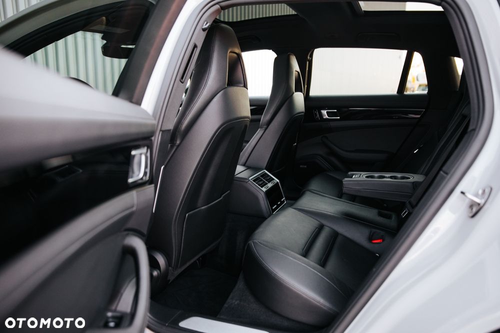 Porsche Panamera 4S - 11