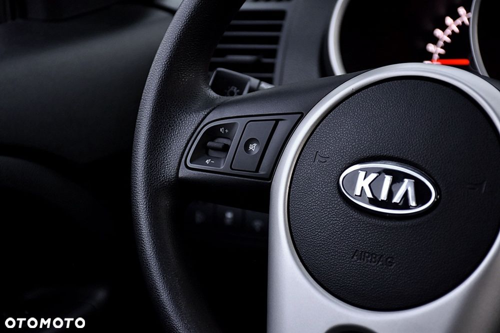 Kia Venga 1.4 CVVT Fifa World Cup Edition - 21