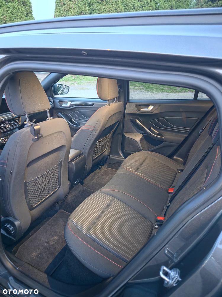 Ford Focus 1.5 EcoBoost ST-Line - 10