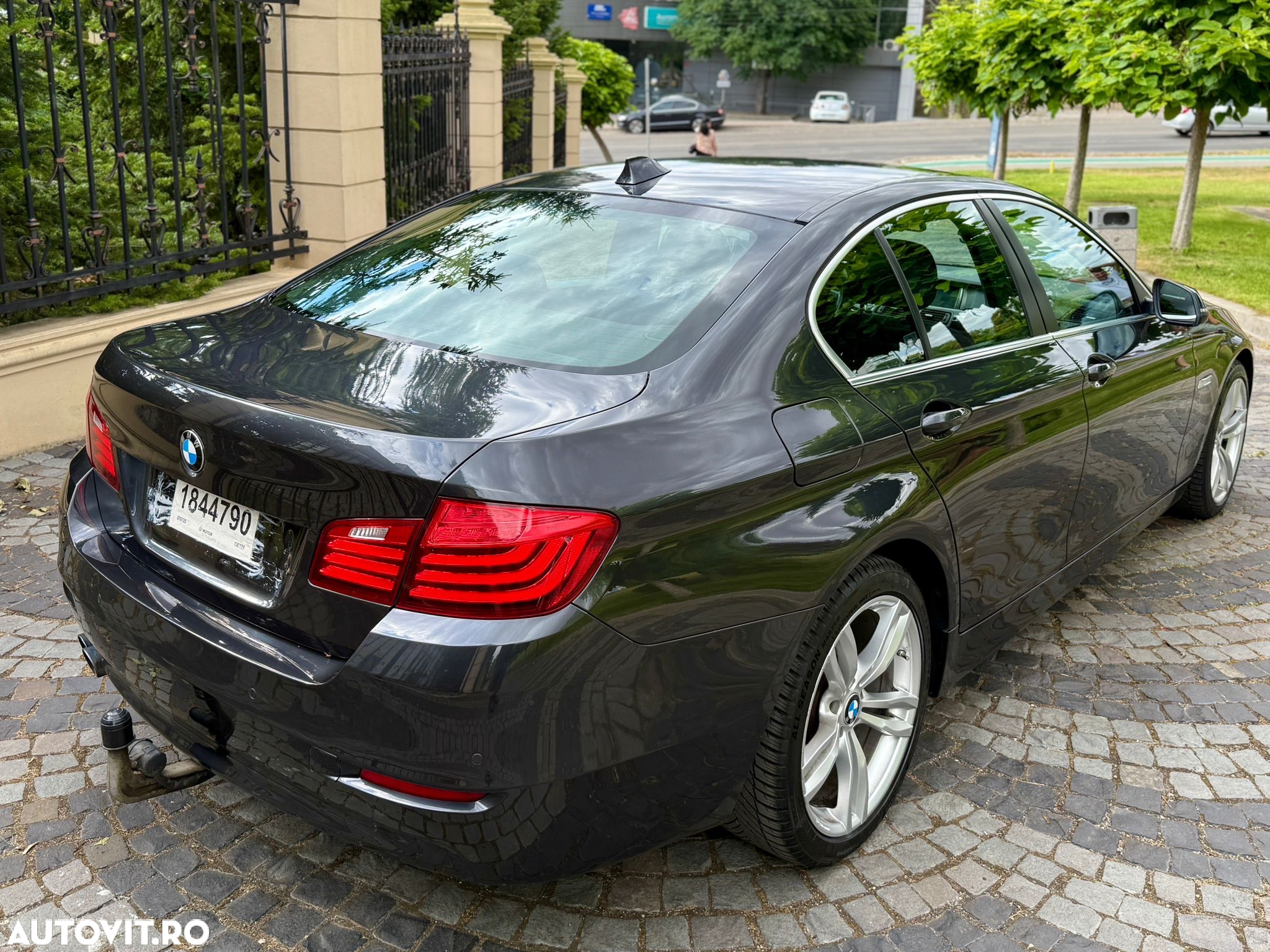 BMW Seria 5 520d AT - 4