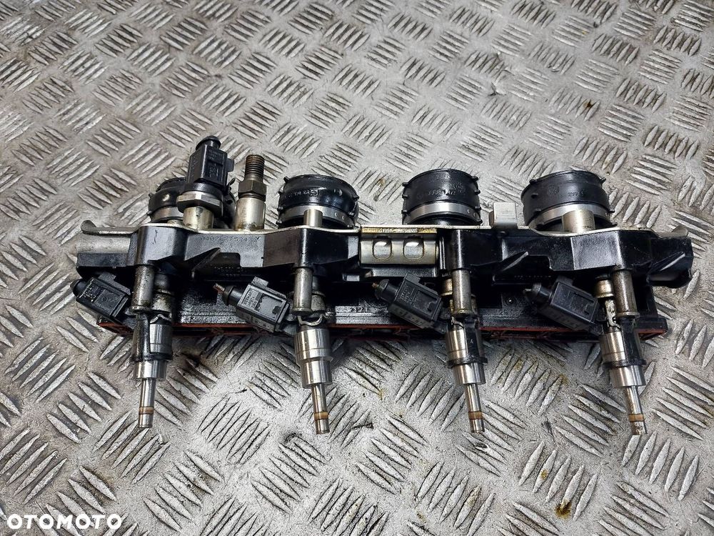 LISTWA WTRYSKOWA AUDI A4 B6 2.0 16V AWA 06D133317F 06D133036D - 1