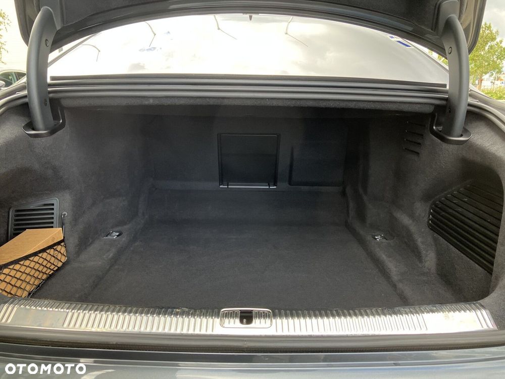 Audi A8 - 16
