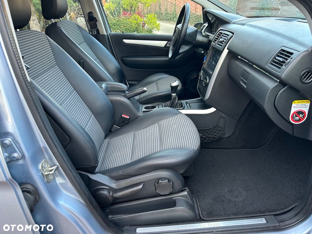 Mercedes-Benz Klasa B - 30