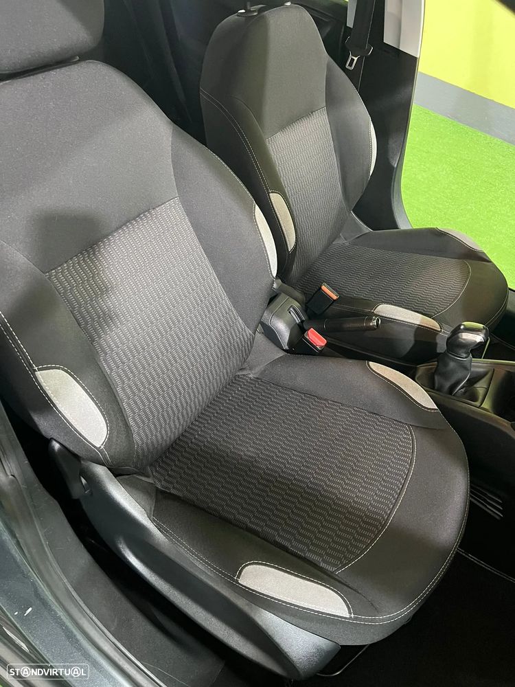 Peugeot 208 1.2 VTi SE Style - 10