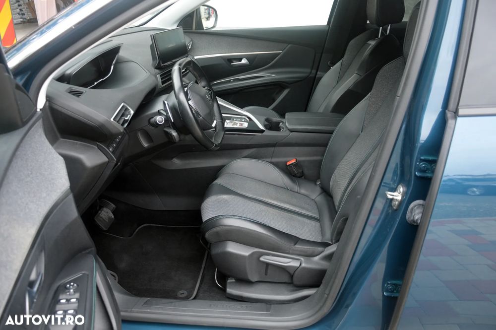 Peugeot 3008 225 e-EAT8 Allure - 25