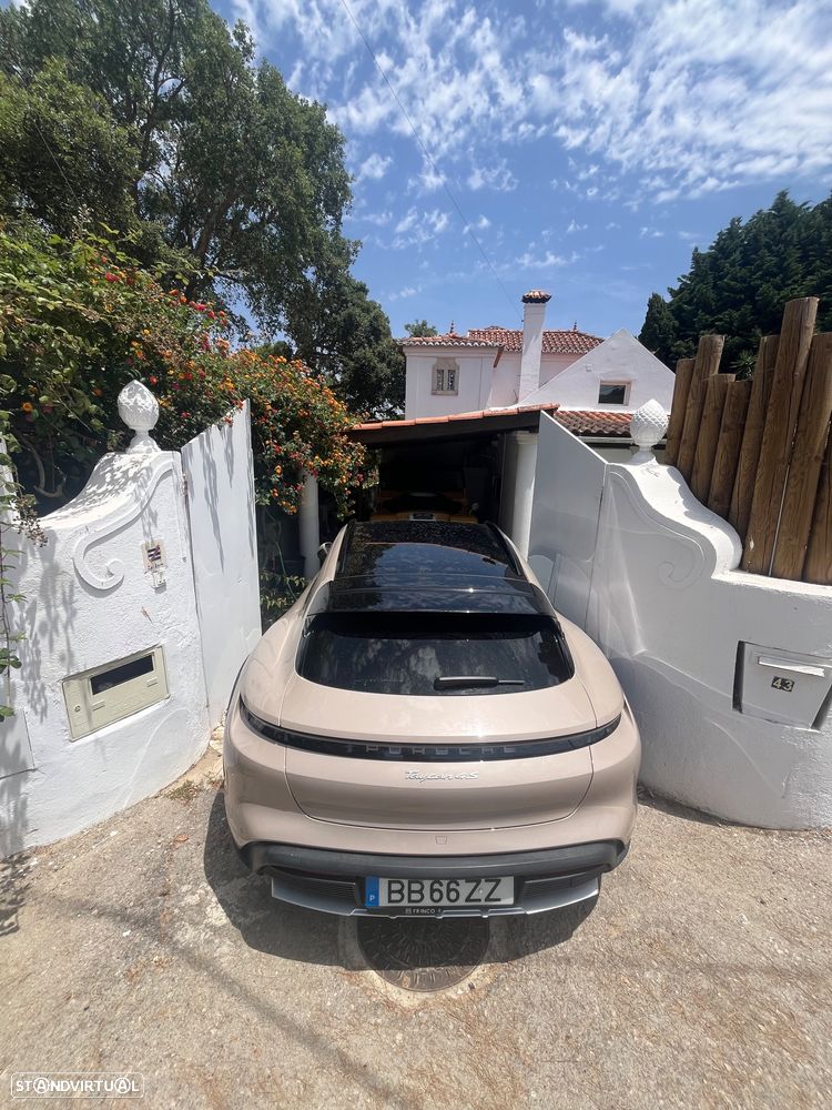Porsche Taycan Cross Turismo 4S - 6