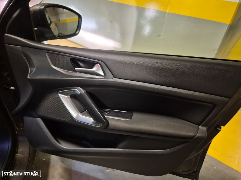 Peugeot 308 SW BlueHDi 120 Stop & Start Style - 35