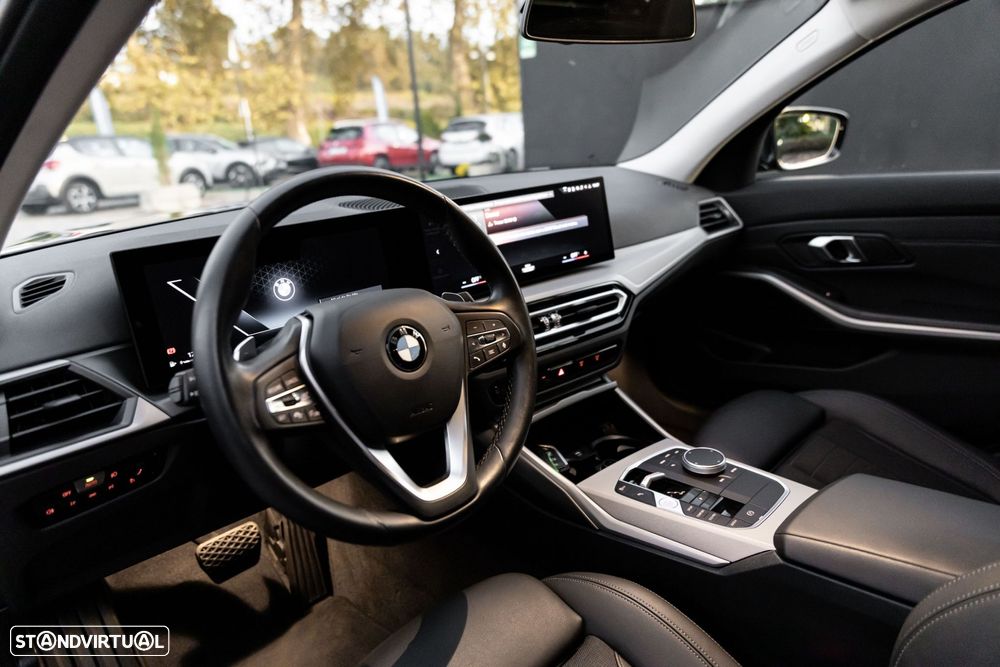 BMW 320 d Touring Pack Desportivo M Auto - 10