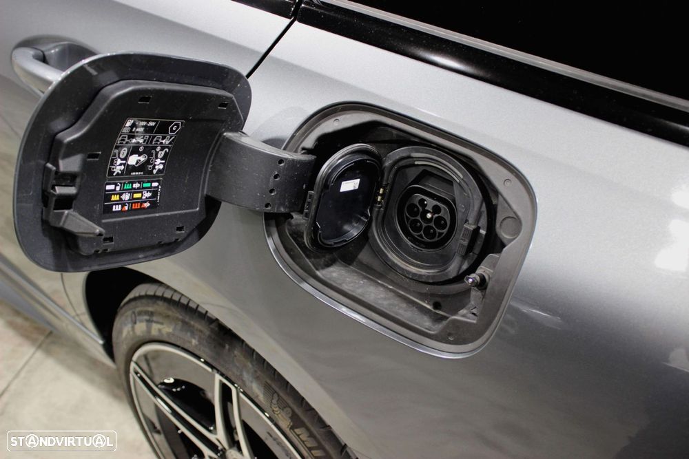 Mercedes-Benz C 300 de AMG Line - 12