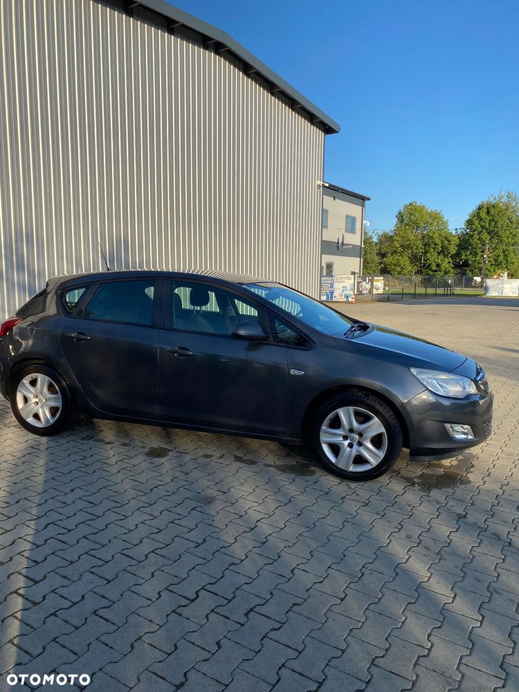 Opel Astra 1.7 CDTI - 8