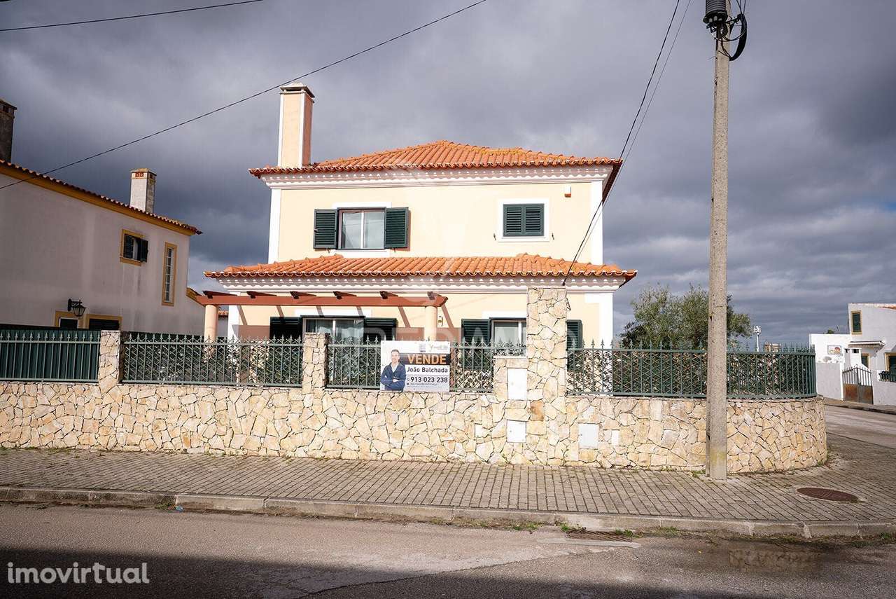 Moradia T4 com Garagem - Vale dos Choupos - Azeitão - Grande imagem: 3/40