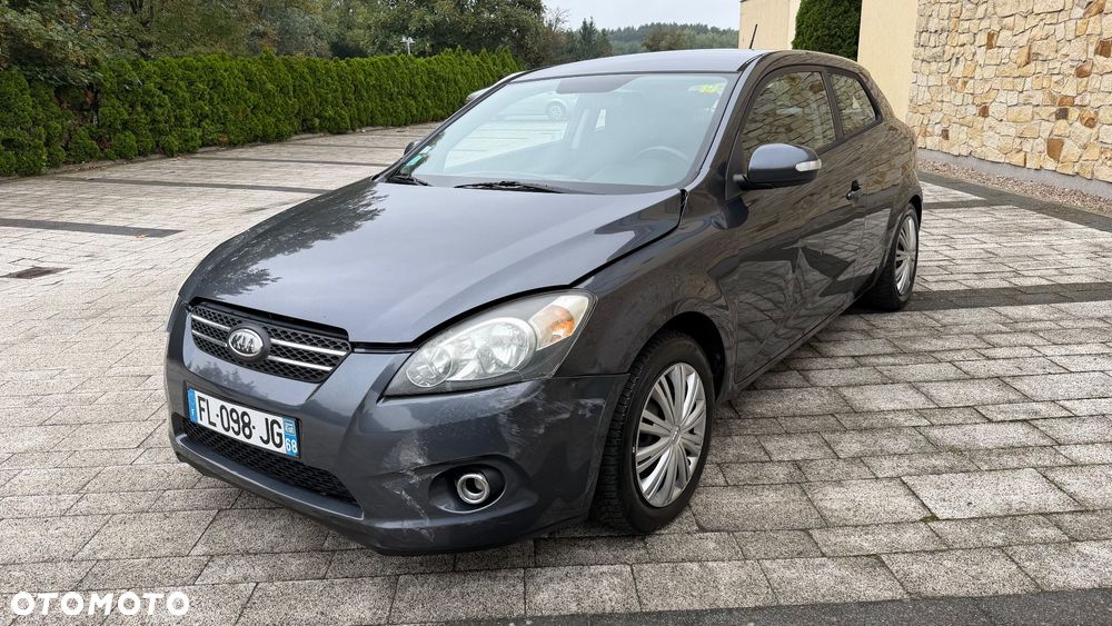 Kia Ceed 1.6 CRDi 90 Spirit - 1