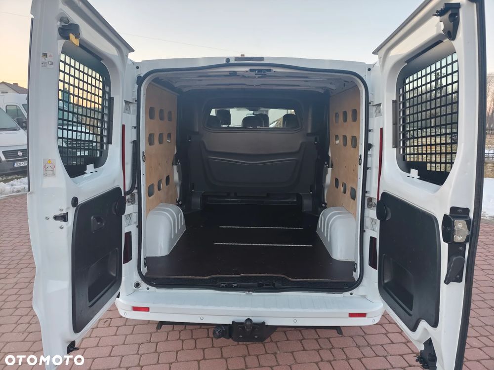 Opel Vivaro - 8