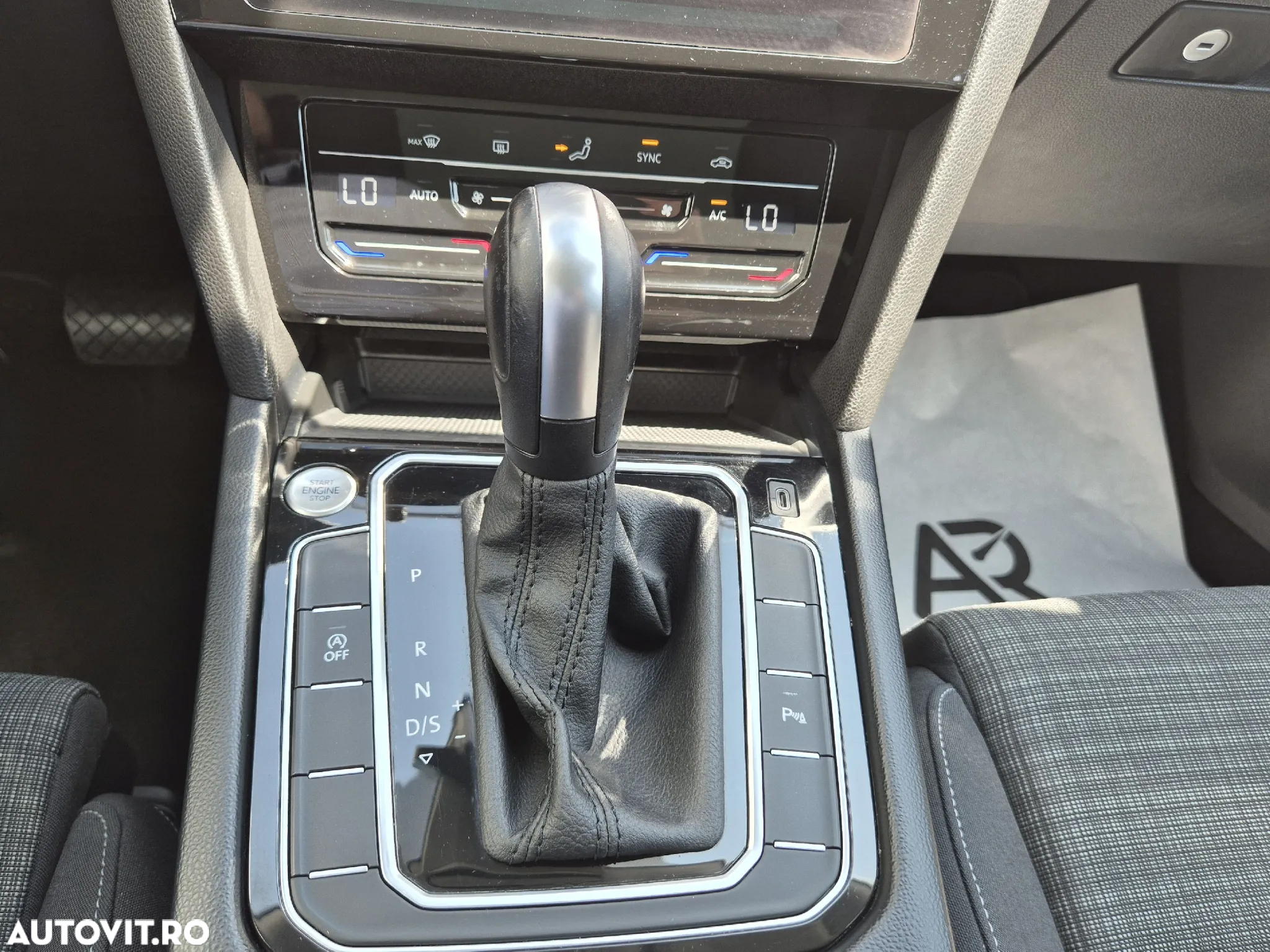 Volkswagen Passat Variant 2.0 TDI DSG Comfortline - 29