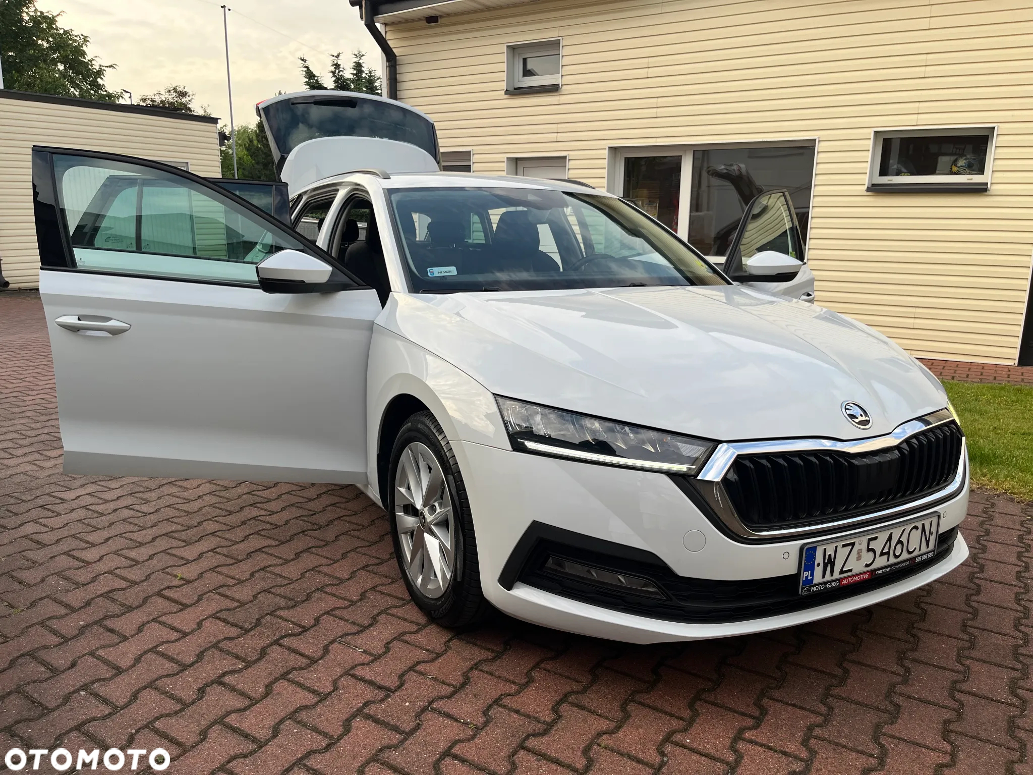 Skoda Octavia 2.0 TDI Ambition DSG - 27