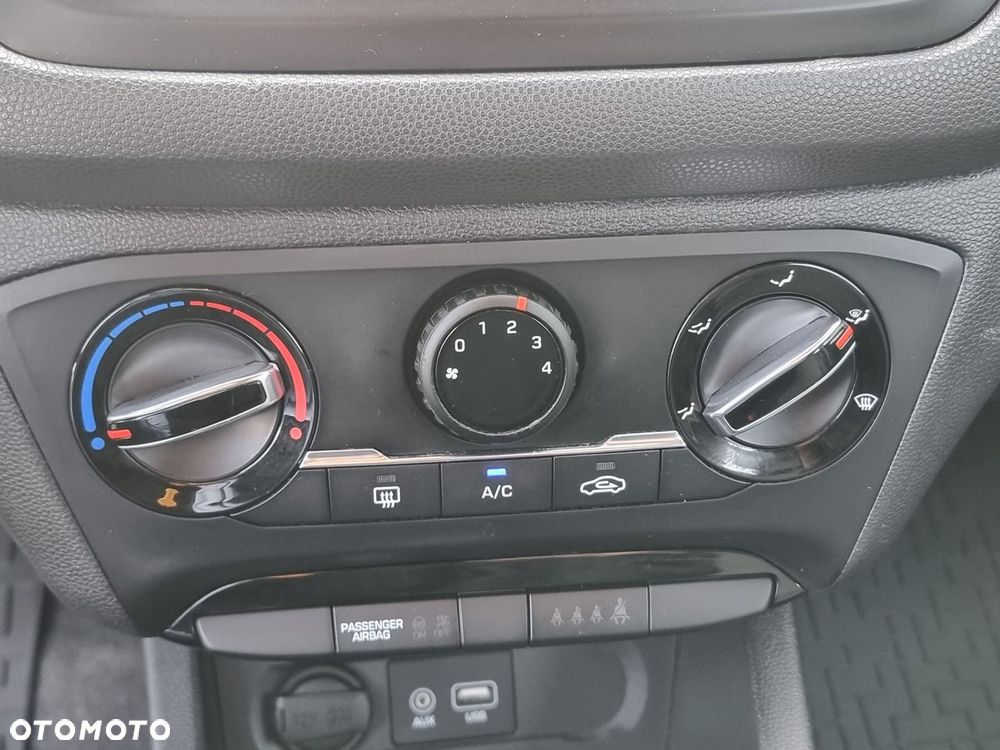 Hyundai i20 1.2 BlueDrive Classic + - 31