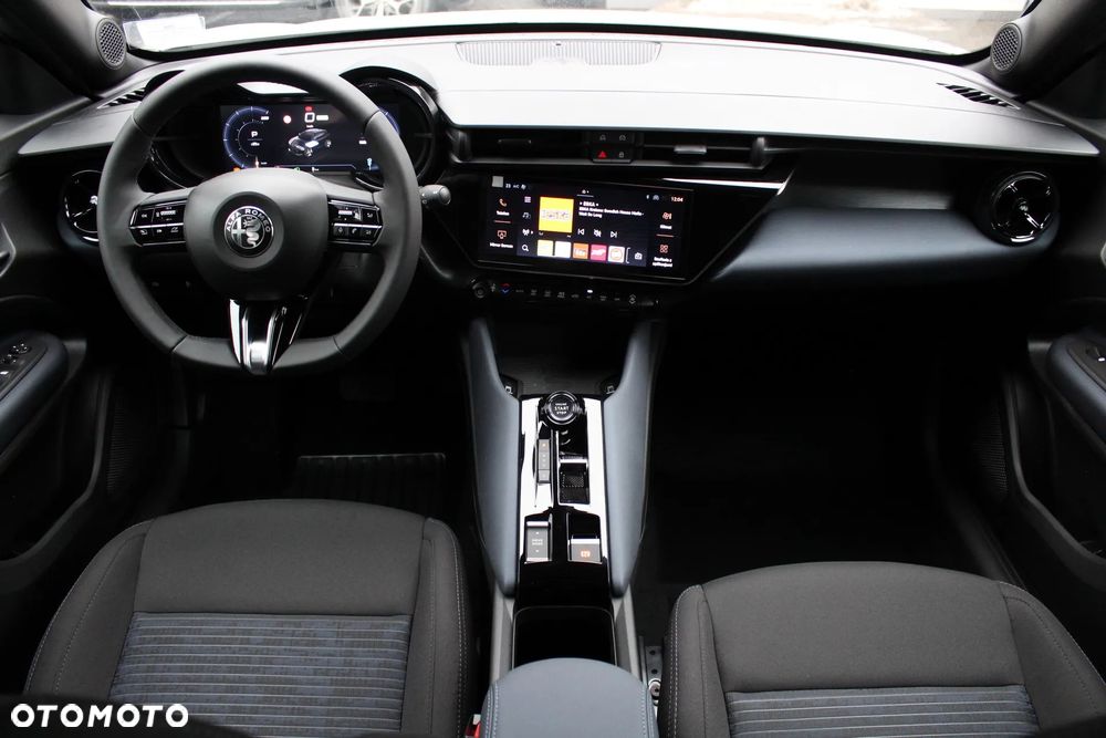 Alfa Romeo Junior 54kWh - 15