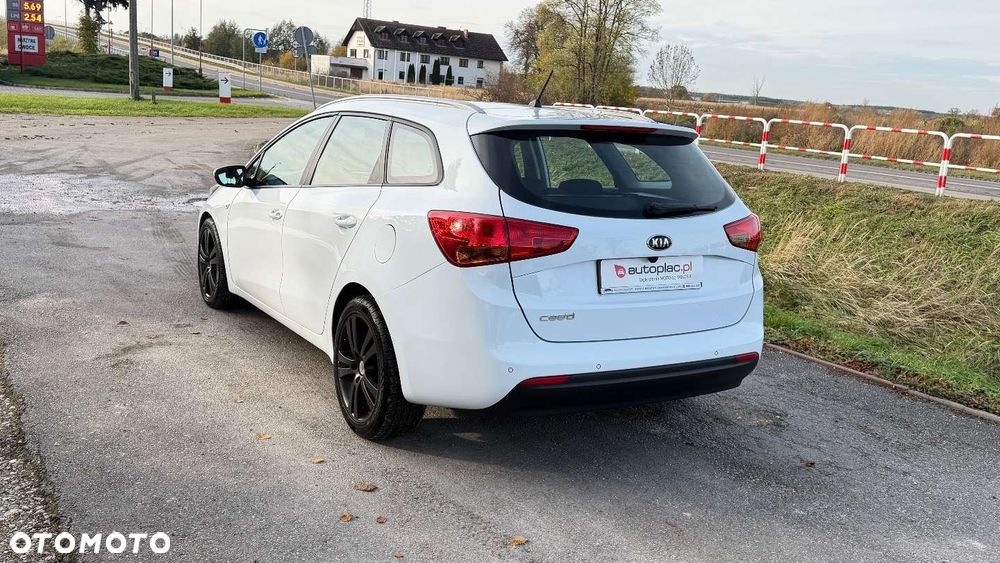 Kia Ceed - 29