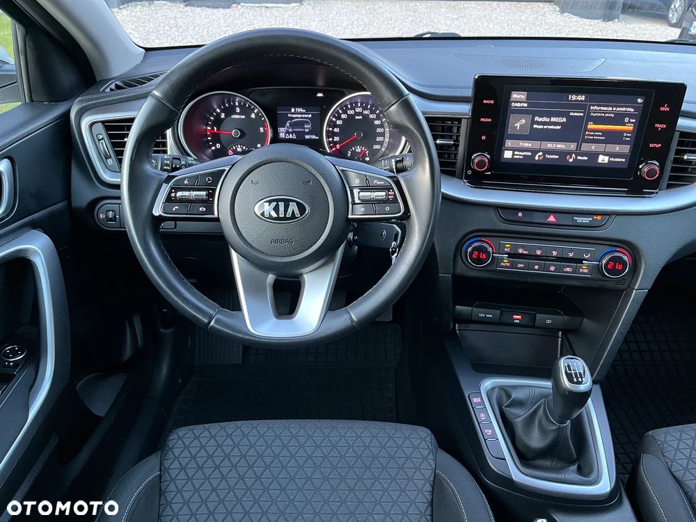 Kia Ceed 1.6 CRDi mHEV M - 8