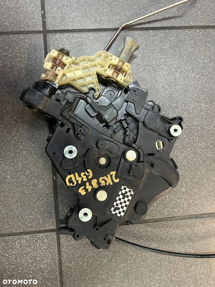 ZAMEK DRZWI PRZESUWNYCH PRAWY 2K0843654D VW CADDY 3 04-15R WYSYŁKA !!! - 2