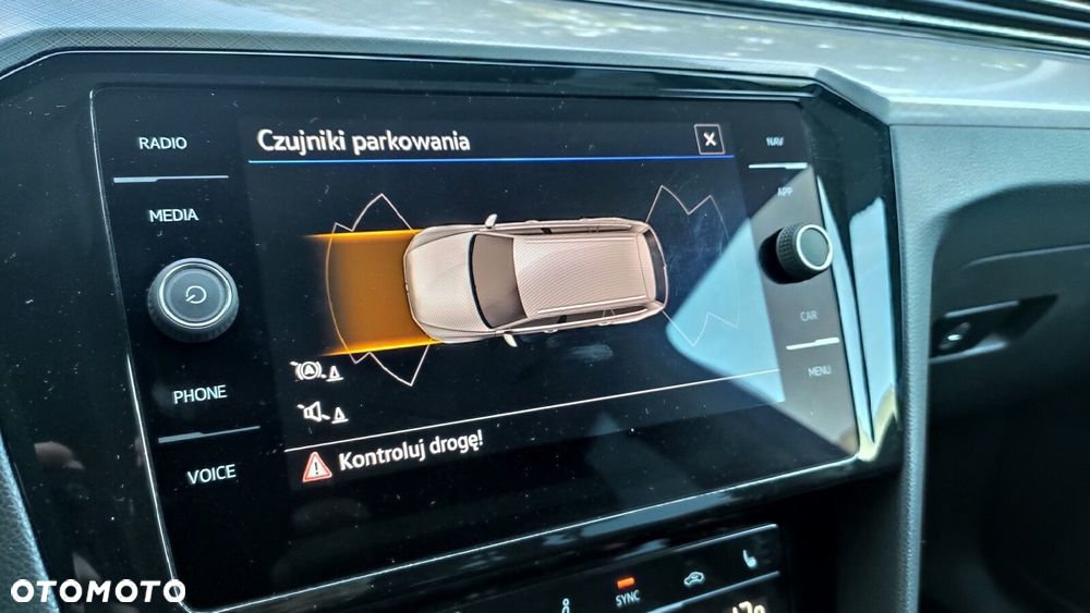 Volkswagen Passat - 13