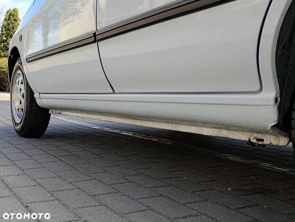 Renault Clio - 40