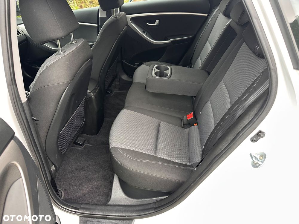 Hyundai i30 1.4 YES - 35