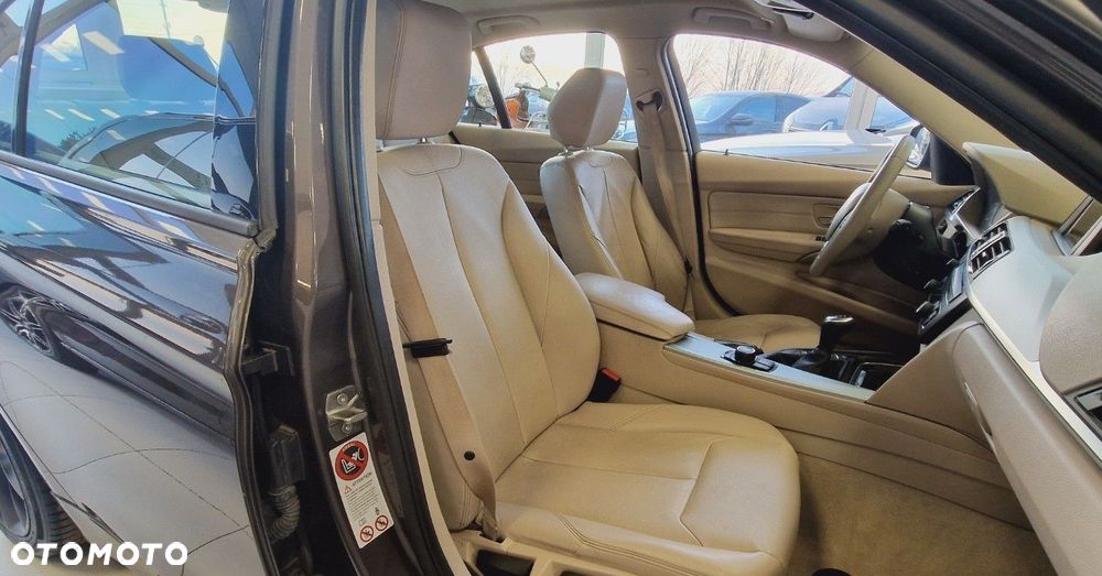 BMW Seria 3 328i Modern Line - 22