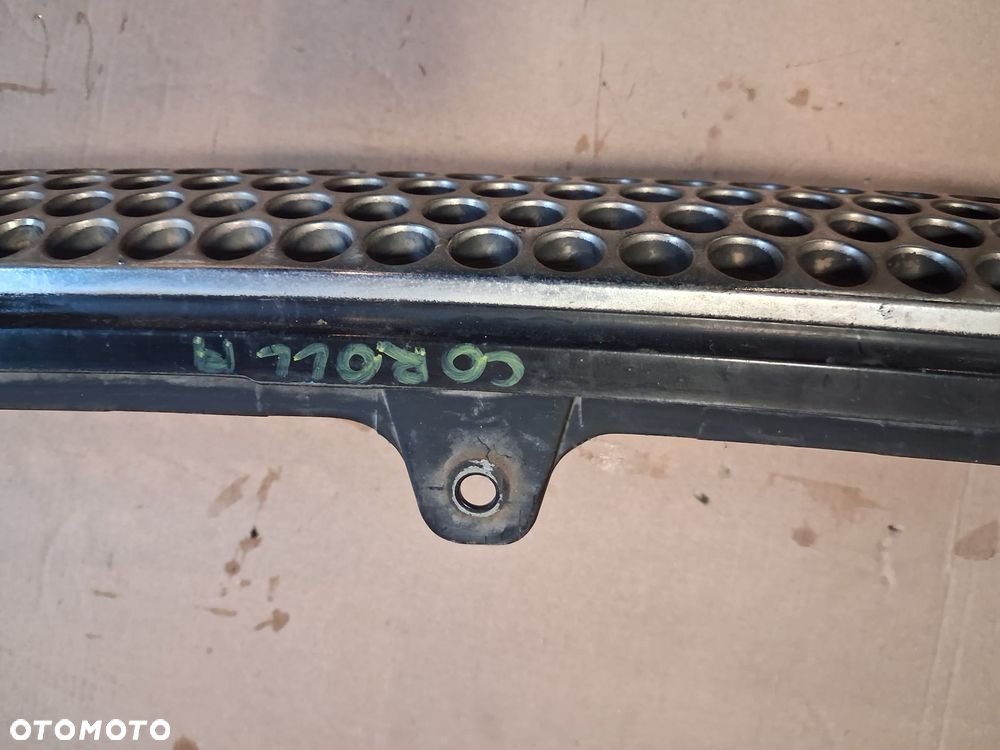 Atrapa grill TOYOTA COROLLA VIII E110   OE - 3