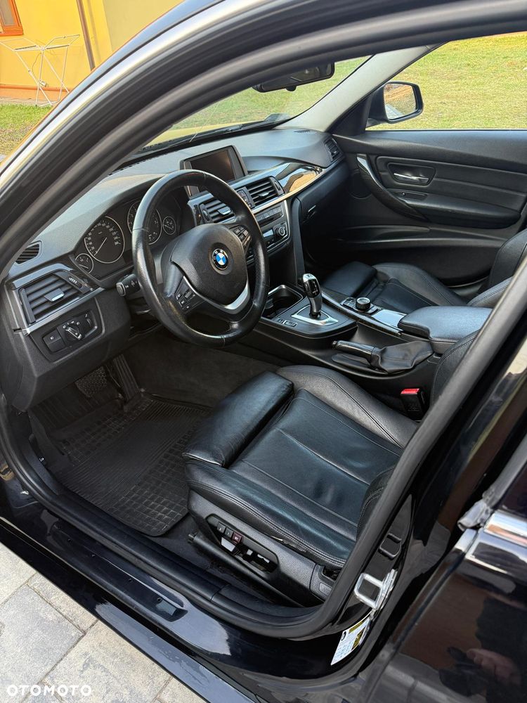 BMW Seria 3 320i xDrive - 7
