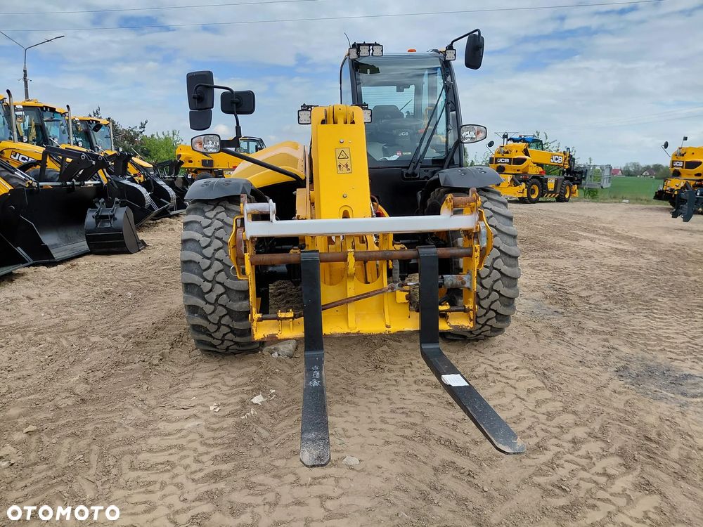 JCB 542-70 Agri Xtra - 8