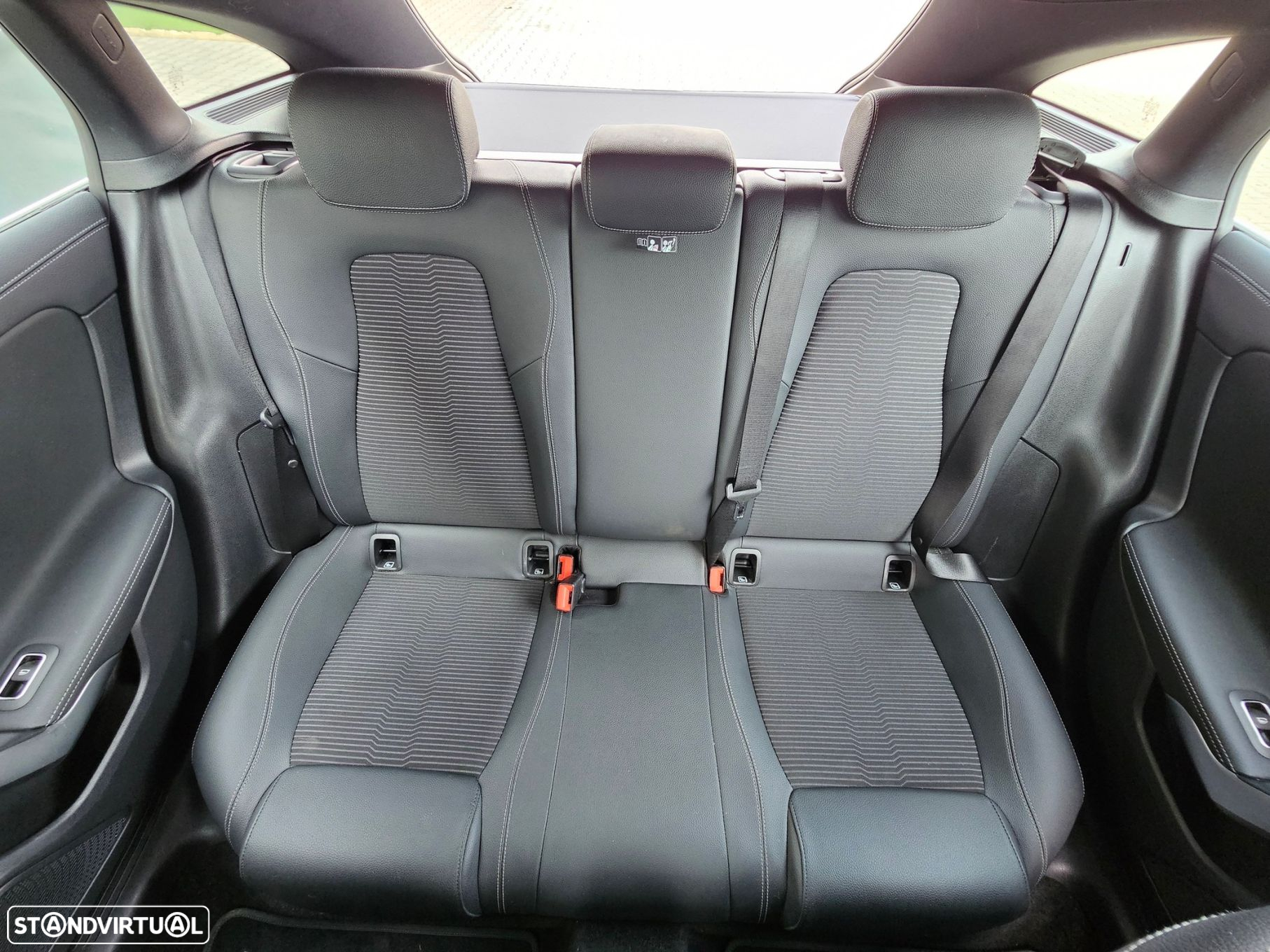 Mercedes-Benz CLA 180 d Shooting Brake Progressive - 16