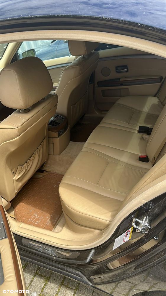 BMW Seria 7 735Li - 6