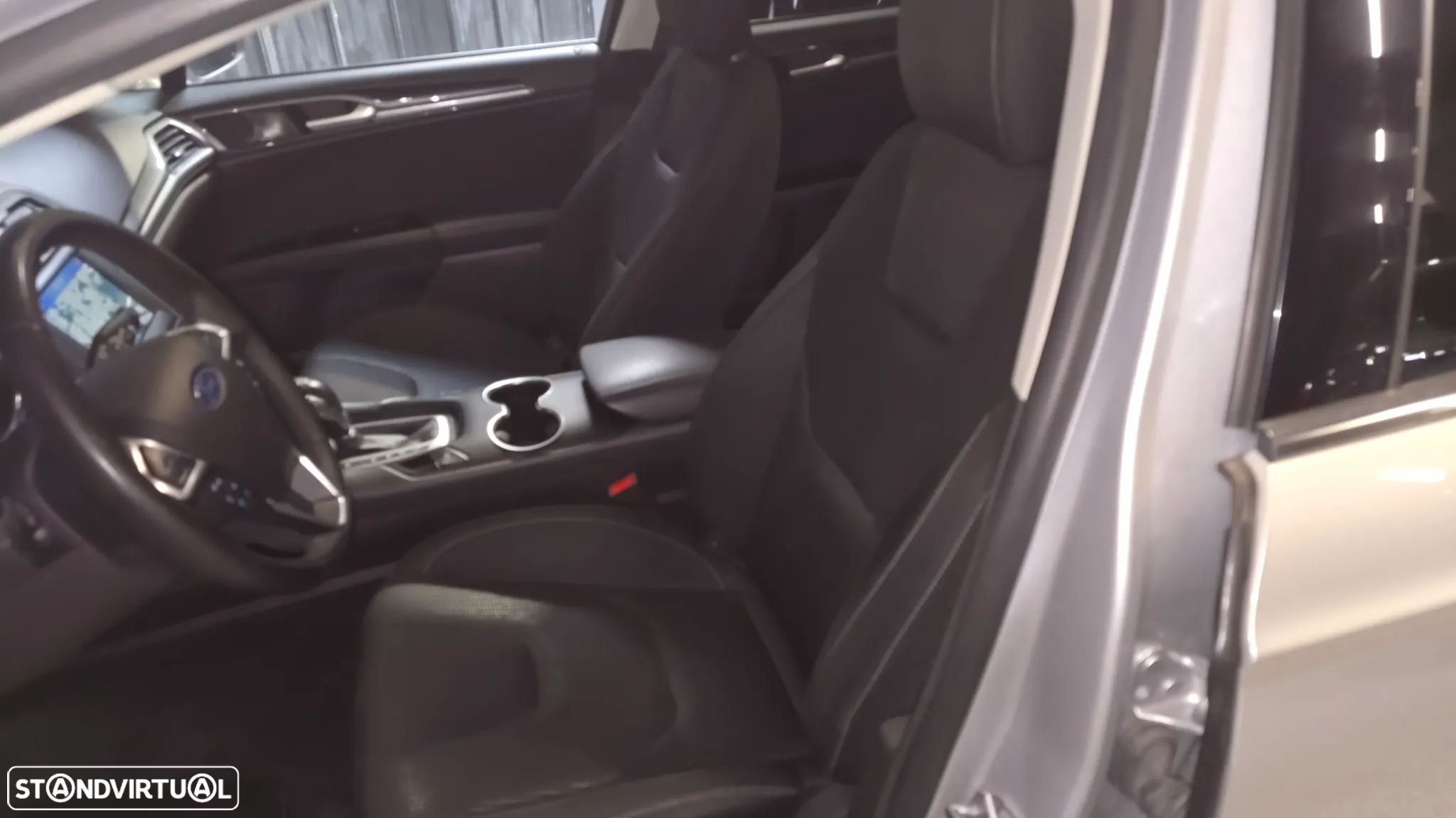 Ford Mondeo SW 2.0 HEV Titanium - 25