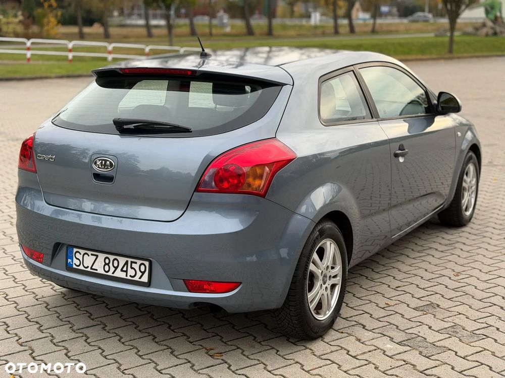 Kia Ceed - 7