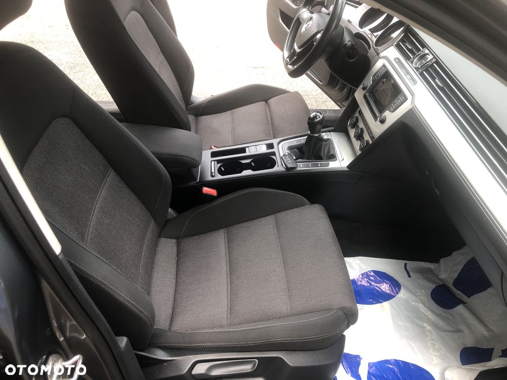 Volkswagen Passat Variant 1.6 TDI (BlueMotion Technology) Comfortline - 19