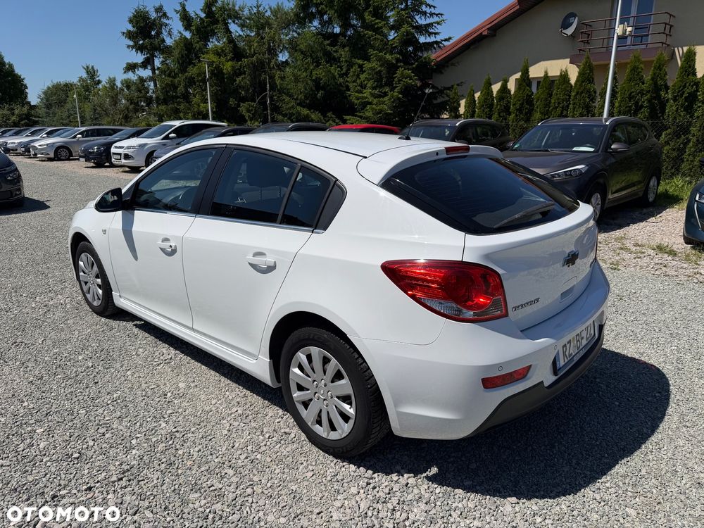 Chevrolet Cruze 1.6 LT - 17