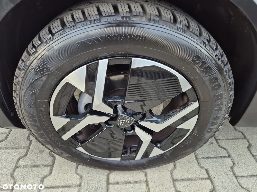 Peugeot 2008 PureTech 100 Allure S&S BVM6 - 10