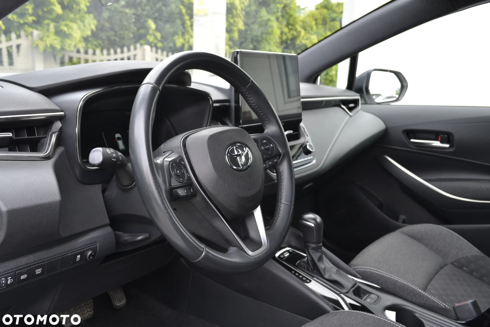 Toyota Corolla 1.8 Hybrid Comfort - 23