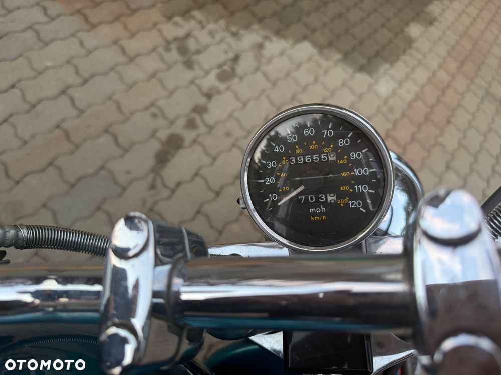 Suzuki Intruder - 12