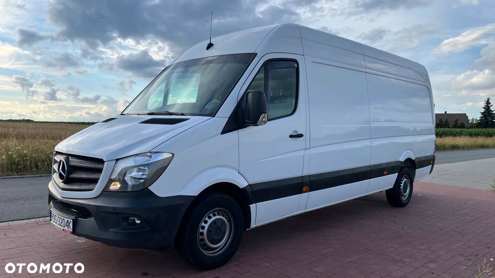 Mercedes-Benz SPRINTER 319