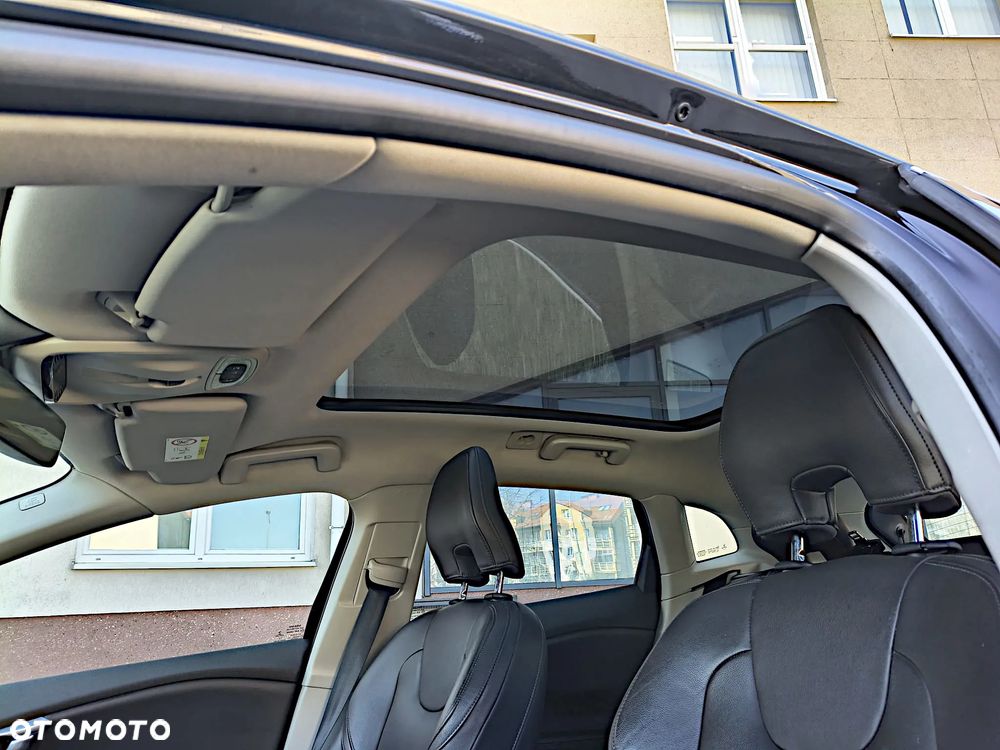 Volvo V40 D2 Kinetic - 24