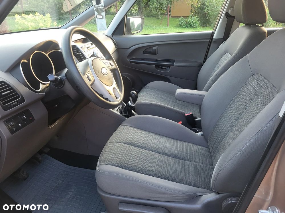 Kia Venga 1.4 L - 13