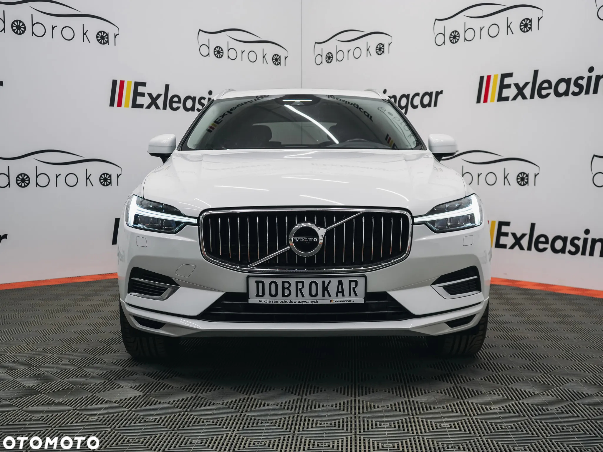 Volvo XC 60 T6 AWD Plug-In Hybrid Inscription - 4
