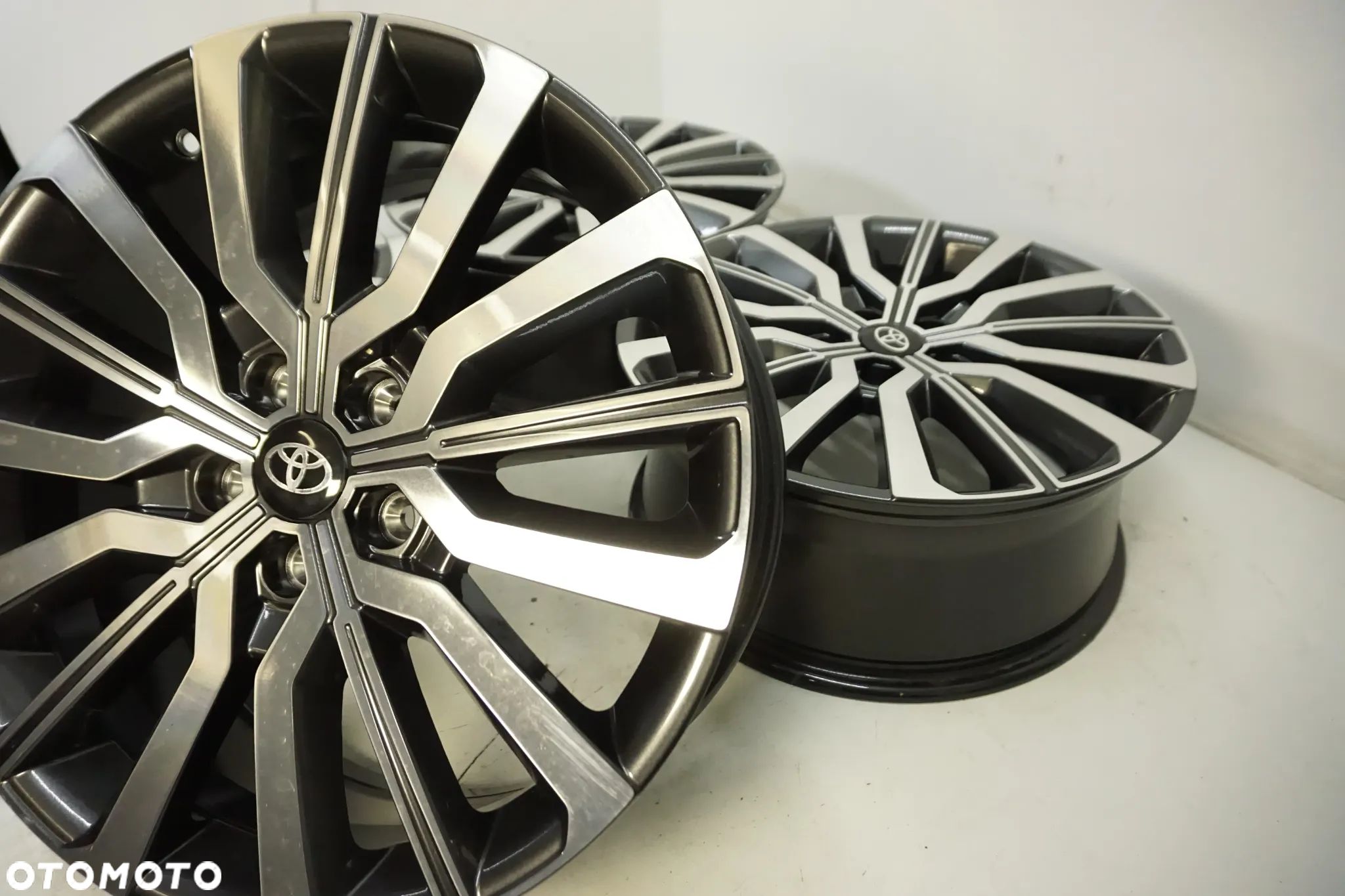 FELGI ALUMINIOWE 19 TOYOTA RAV 4 CH R - 1