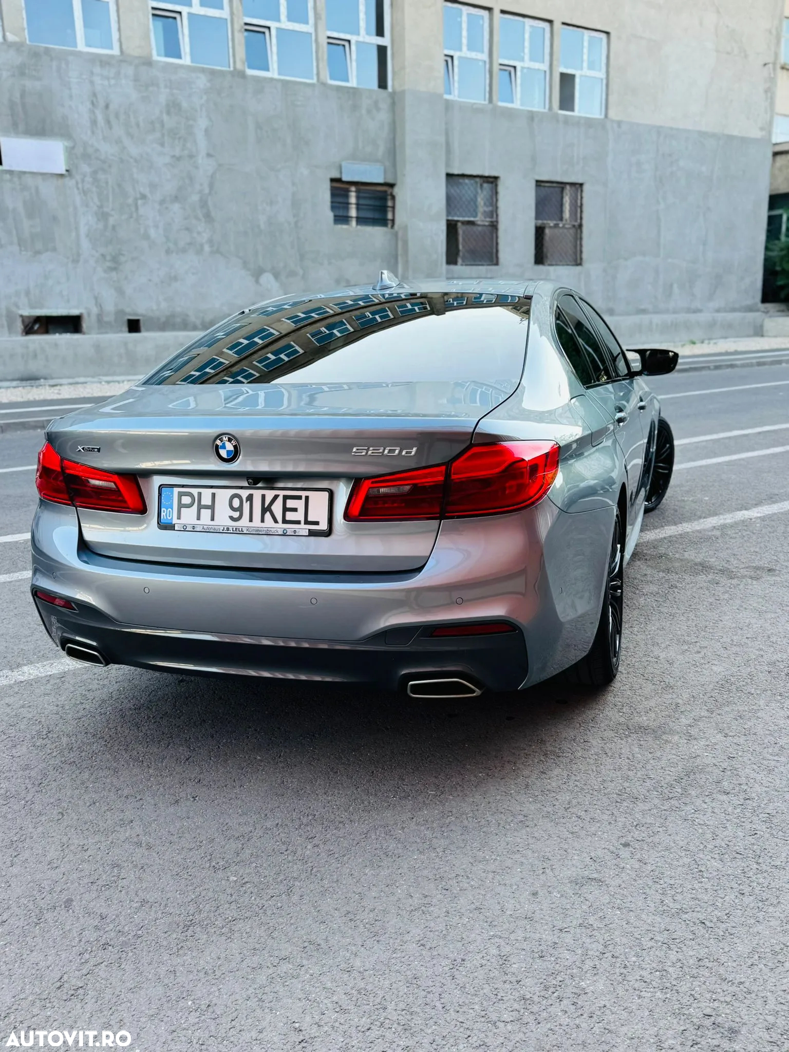 BMW Seria 5 520d xDrive AT - 2