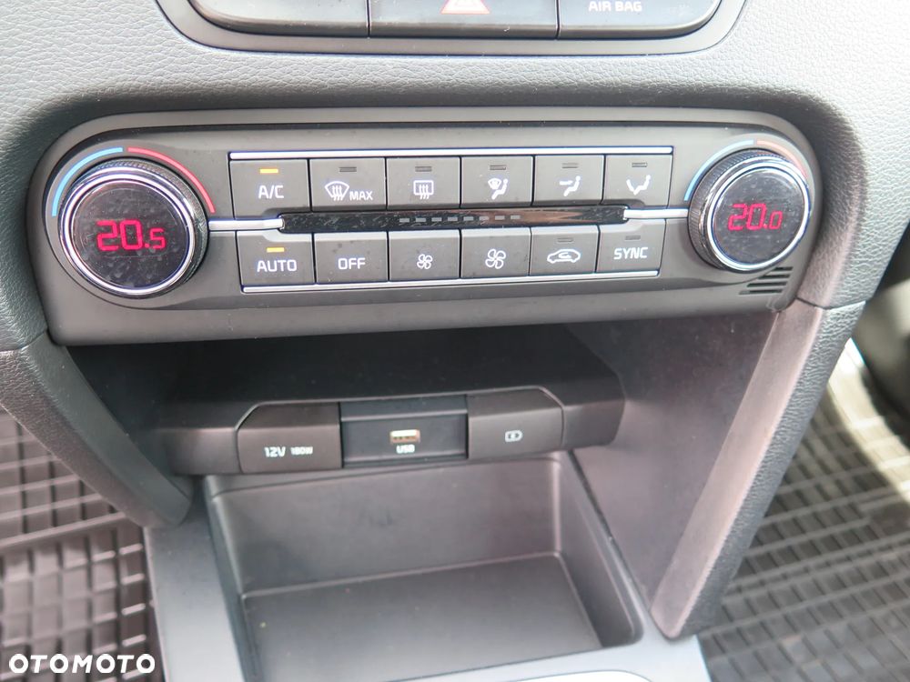 Kia Ceed 1.5 T-GDI M - 20
