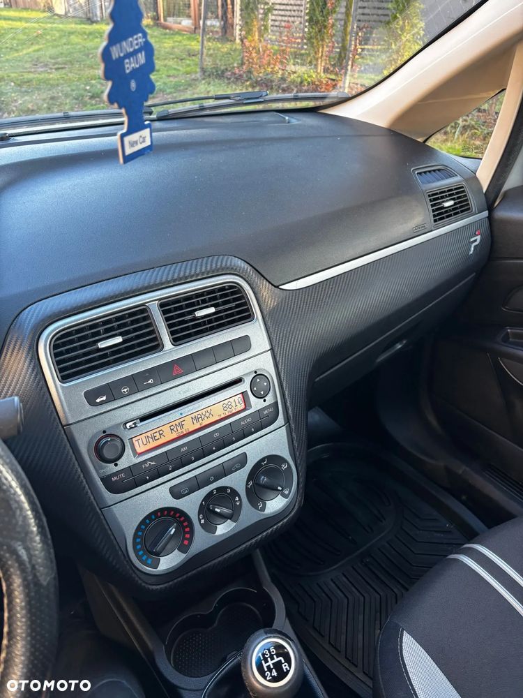 Fiat Grande Punto Actual 1.4 8V Estiva Blue&Me - 8