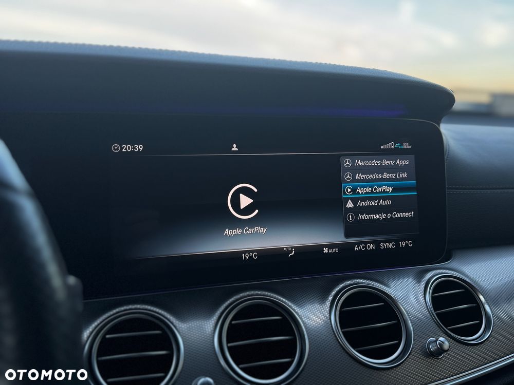 Mercedes-Benz Klasa E 220 d 4-Matic 9G-TRONIC - 37