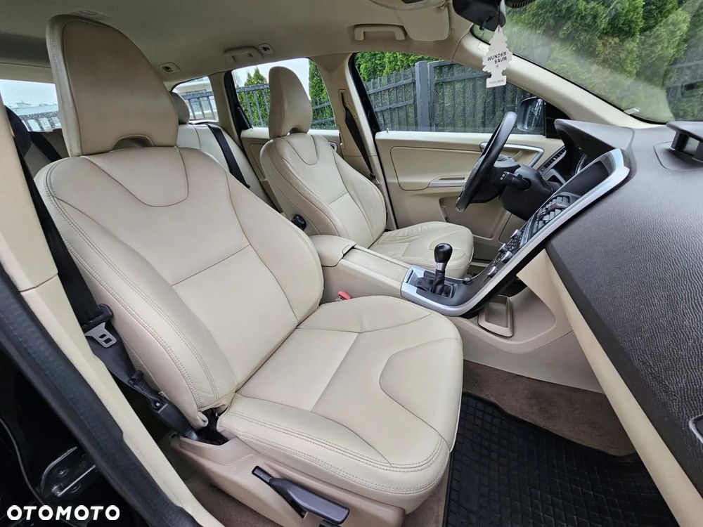 Volvo XC 60 D5 AWD - 10